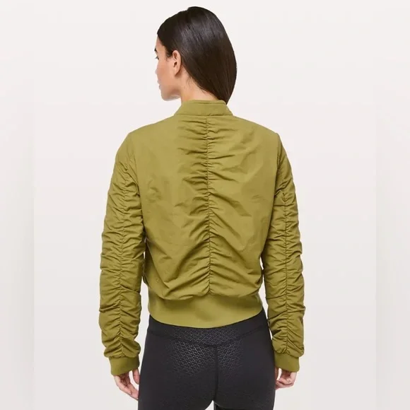 Lululemon Warm Two Way Reversible Bomber Jacket Size 8 Mossy Green Quilted - Picture 3 of 15